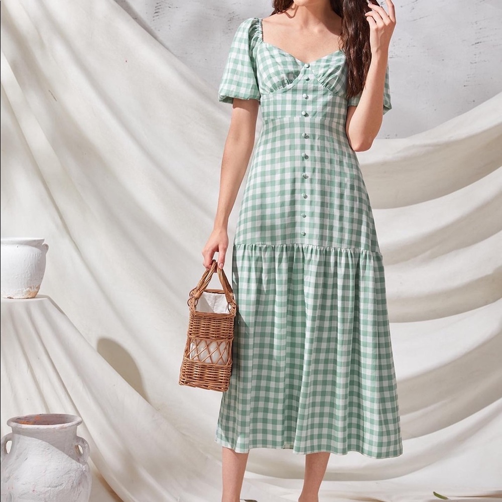 Gingham ruffle dress🤍